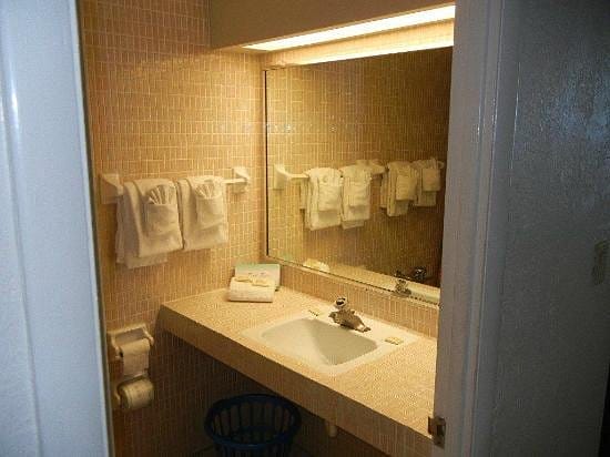 Americano Beach Resort bathroom