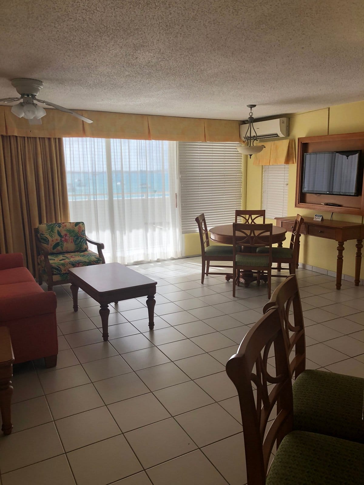 Atrium Resort On Simpson Bay Beach