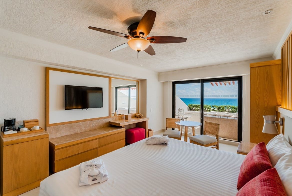 Royal Solaris Cancun Bedroom