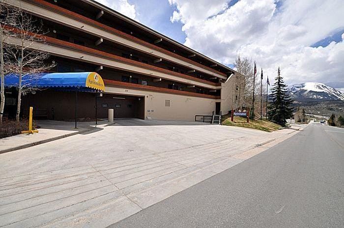 Spinnaker at Lake Dillon — Exterior