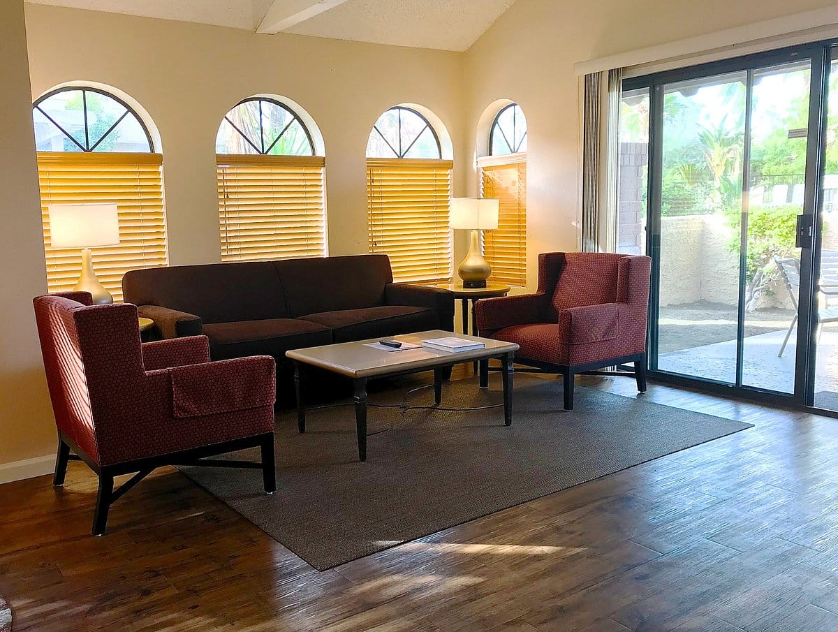 Vacation Internationale - The Oasis living room