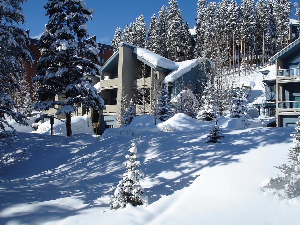 Valdoro Mountain Lodge, A HGVC Resort ext snow