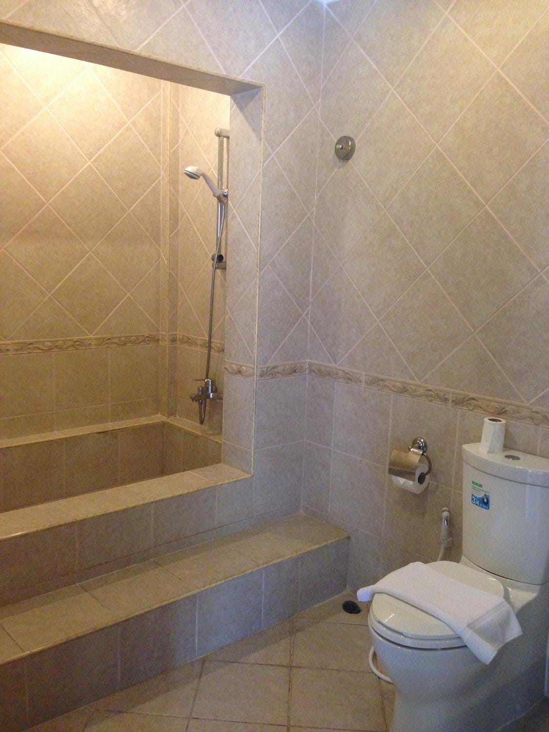 View Talay Villas Holiday Resort shower