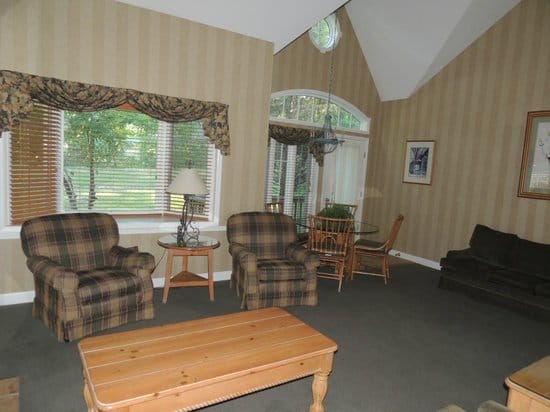 Villas at Tree Tops living room