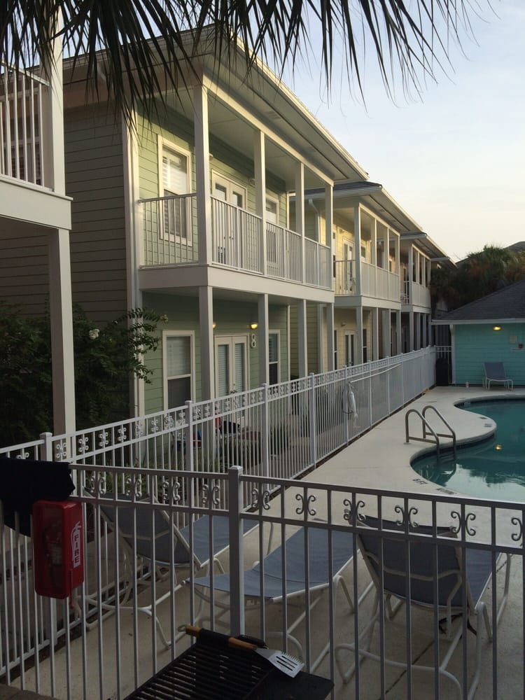 Wyndham Beach Street Cottages pool