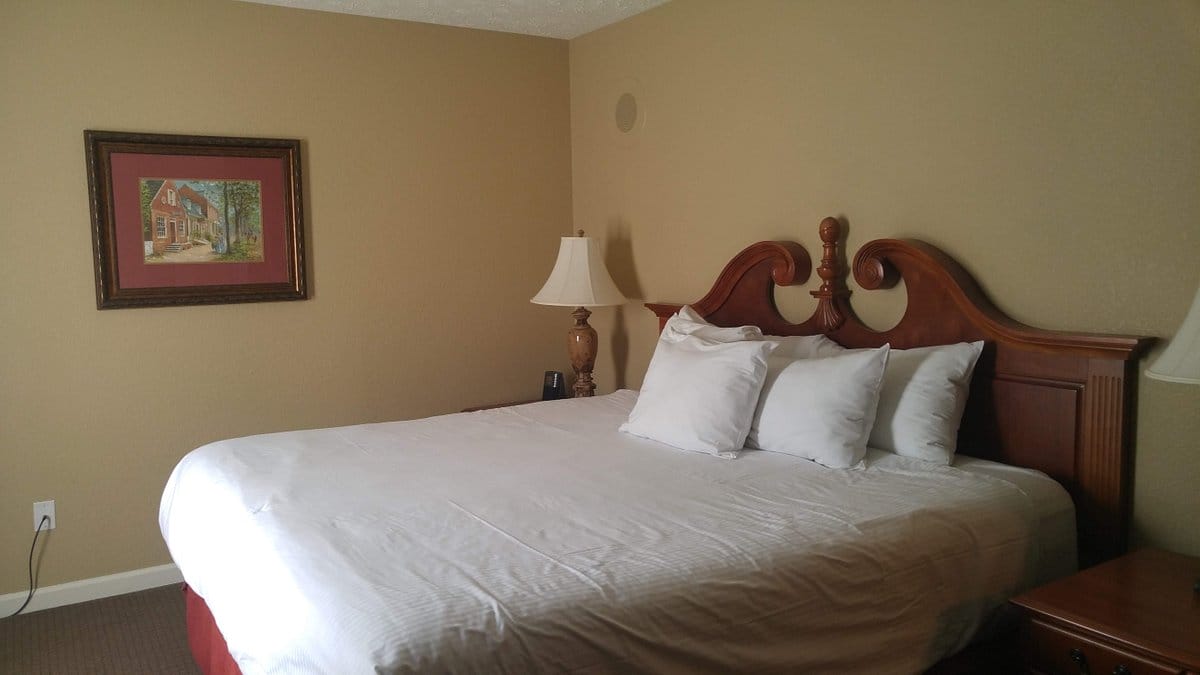 Wyndham Kingsgate bed