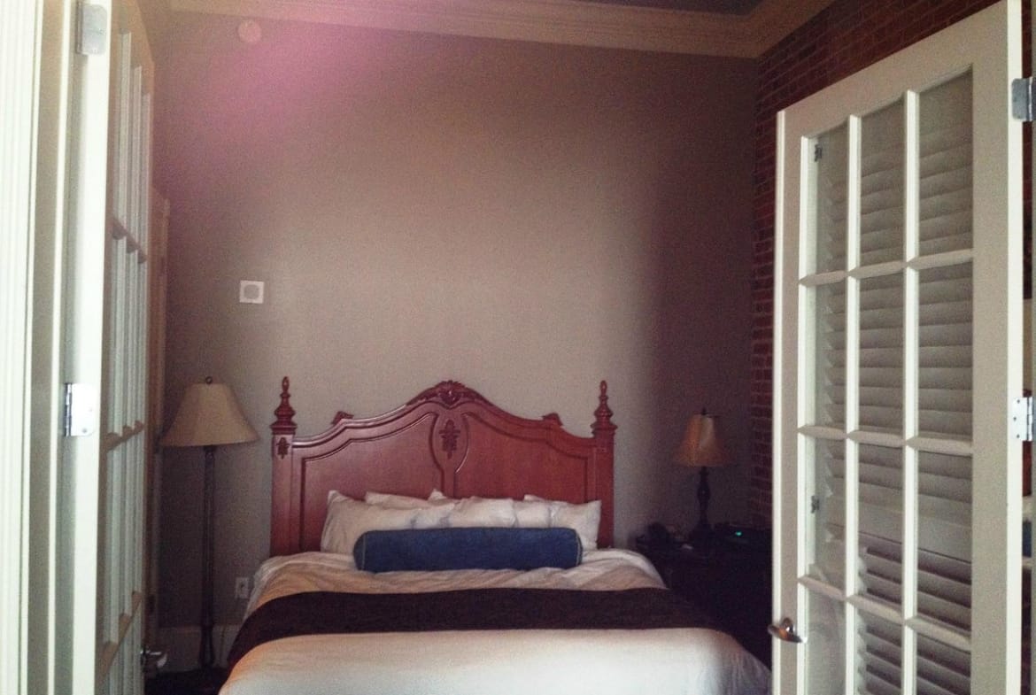 Wyndham La Belle Maison bed window