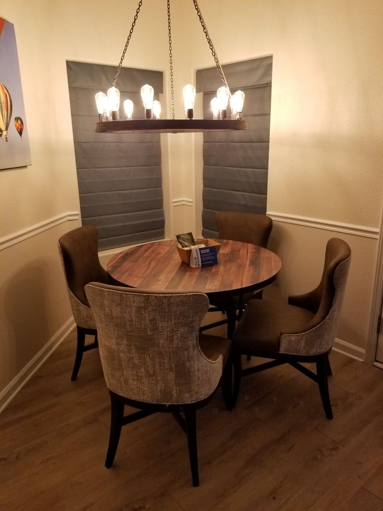 Wyndham Pagosa table