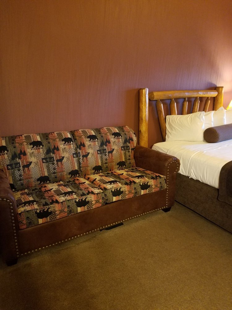 Wyndham Vacation Resorts At Glacier Canyon couch