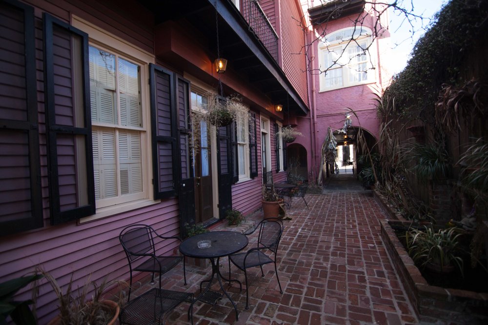 The Courtyards New Orleans exterior