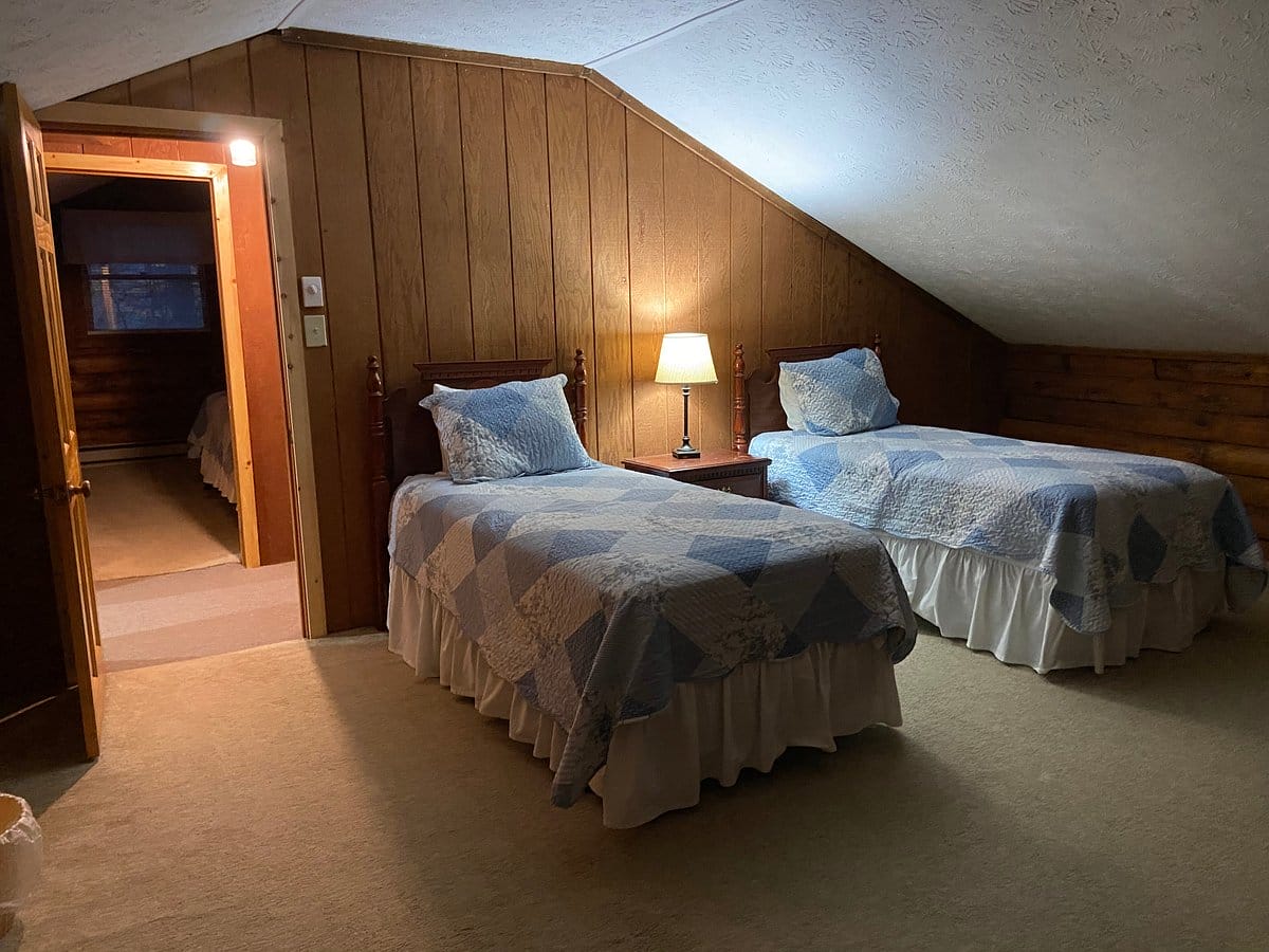 Willow Valley Resort Cabin Bedroom