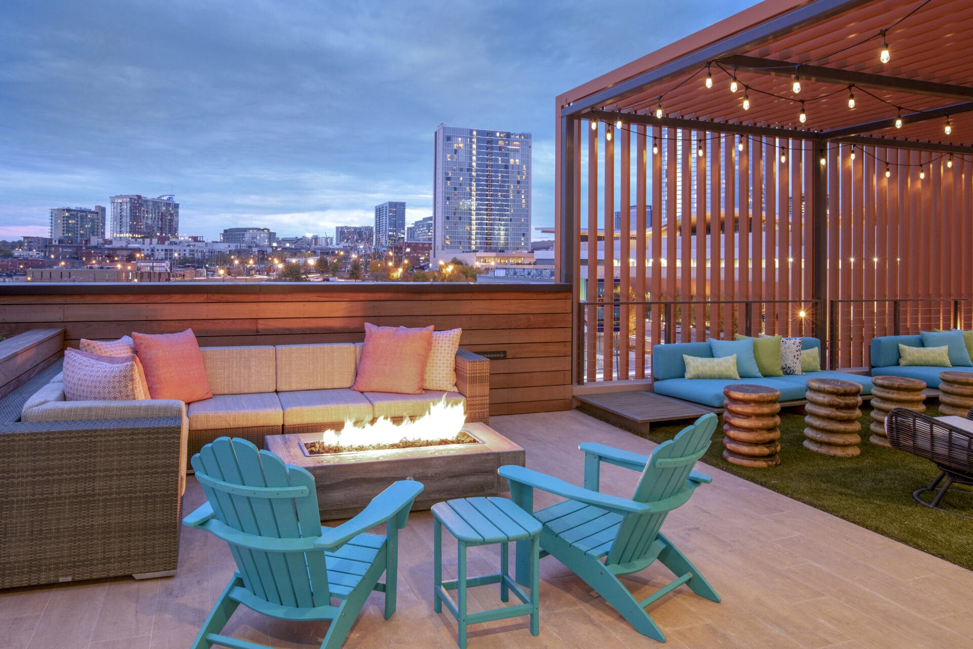 Margaritaville Vacation Club by Wyndham - Nashville Rooftop Deck Fire Pit